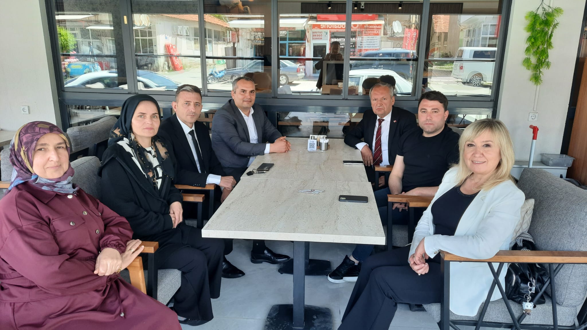 Sinanpaşa’da MHP Heyeti ve Sinanpaşa Haber Buluşması