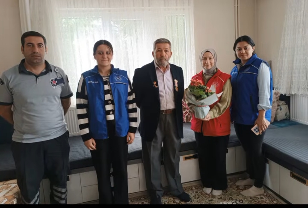 Sinanpaşa Genç Ofis’ten Gazilere anlamlı ziyaret!