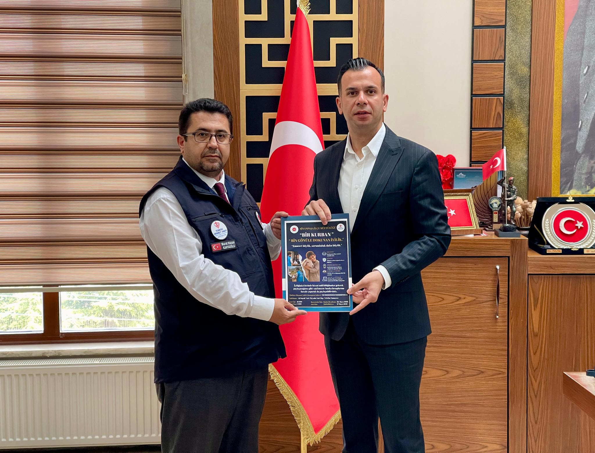Kaymakam Emrah Aslan’dan Türkiye Diyanet Vakfı’na Kurban Bağışı