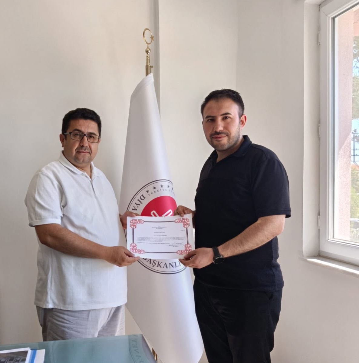 İĞDELİ KÖYÜ CAMİİ İMAM HATİBİ EMRULLAH ÖĞREDİK’E TEŞEKKÜR BELGESİ